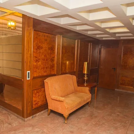 De Lujo-centro Kilometro 0-parking